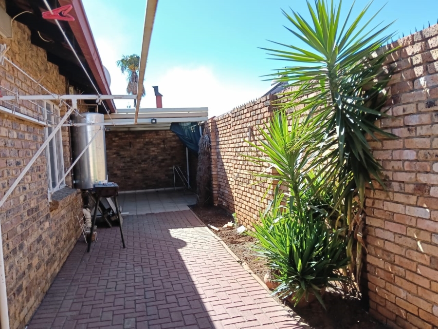 3 Bedroom Property for Sale in Homelake Gauteng