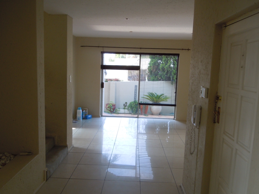 To Let 3 Bedroom Property for Rent in Sunninghill Gauteng