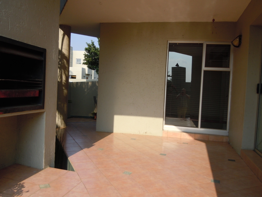 To Let 3 Bedroom Property for Rent in Sunninghill Gauteng