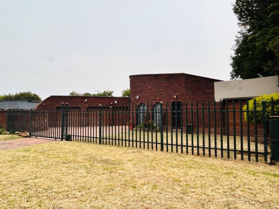 3 Bedroom Property for Sale in Selcourt Gauteng
