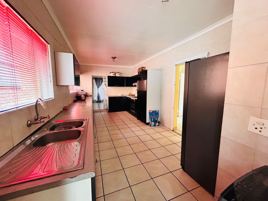 3 Bedroom Property for Sale in Selcourt Gauteng