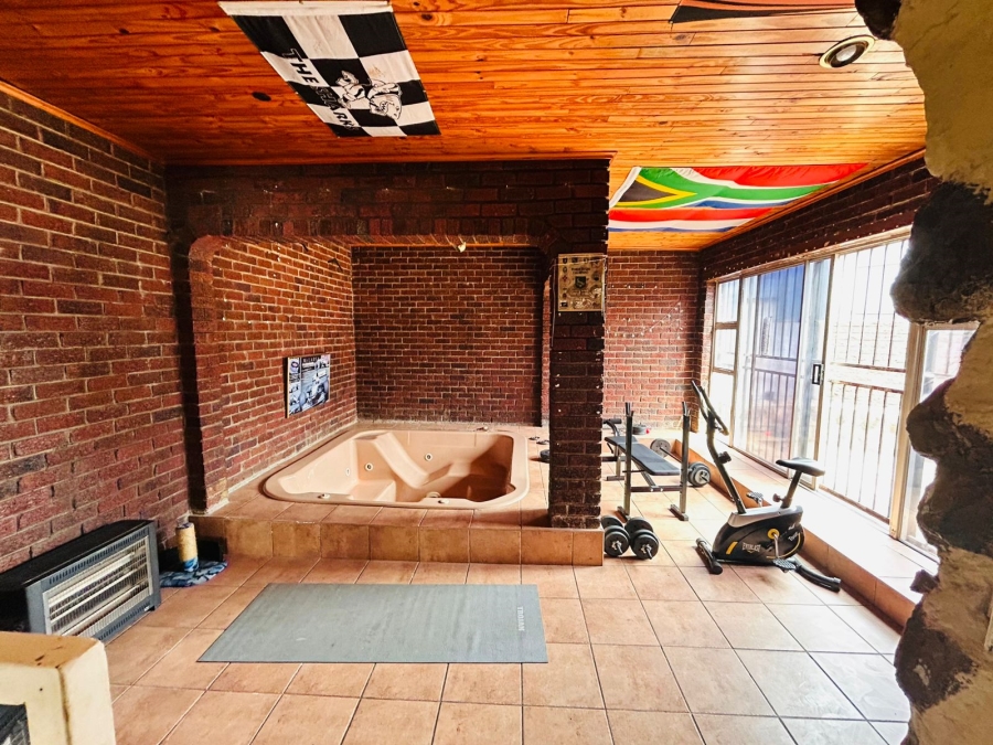 3 Bedroom Property for Sale in Selcourt Gauteng