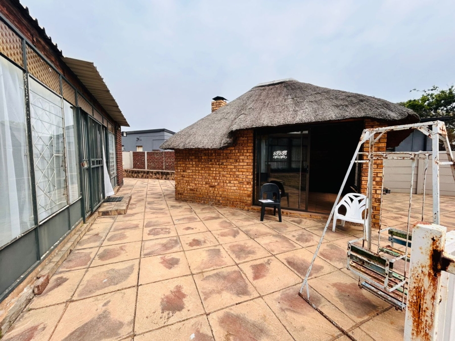 3 Bedroom Property for Sale in Selcourt Gauteng