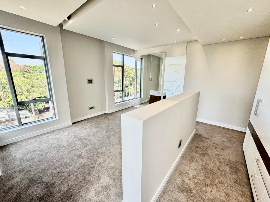 To Let 3 Bedroom Property for Rent in Sandhurst Gauteng