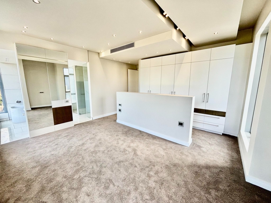 To Let 3 Bedroom Property for Rent in Sandhurst Gauteng