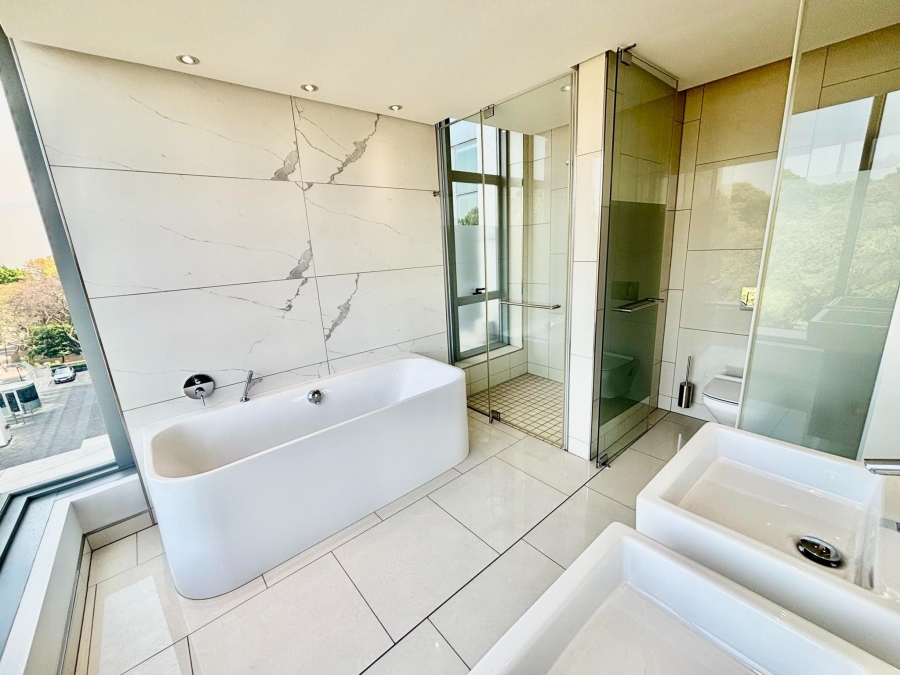 To Let 3 Bedroom Property for Rent in Sandhurst Gauteng