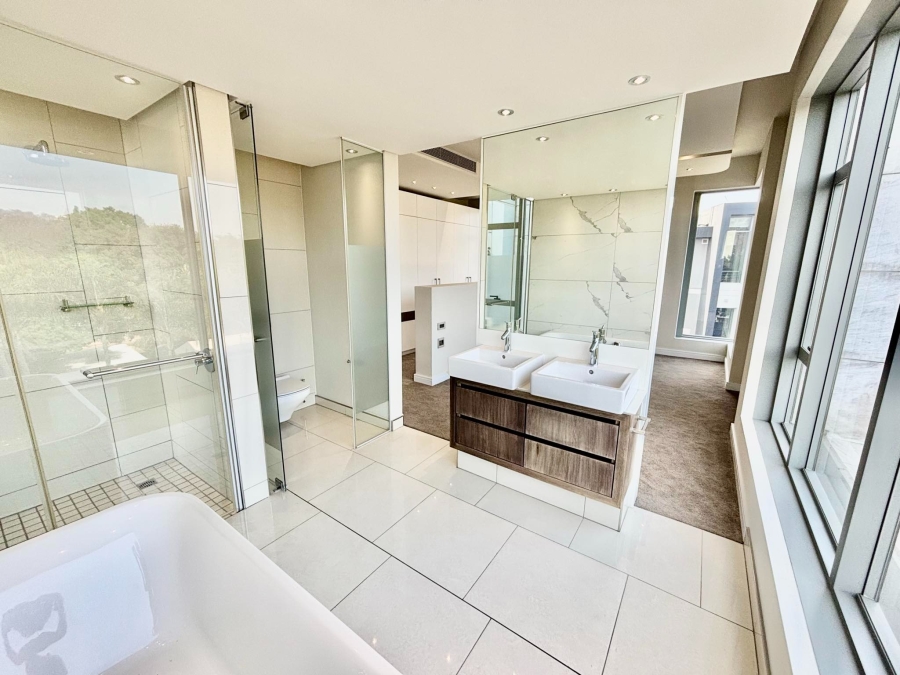 To Let 3 Bedroom Property for Rent in Sandhurst Gauteng