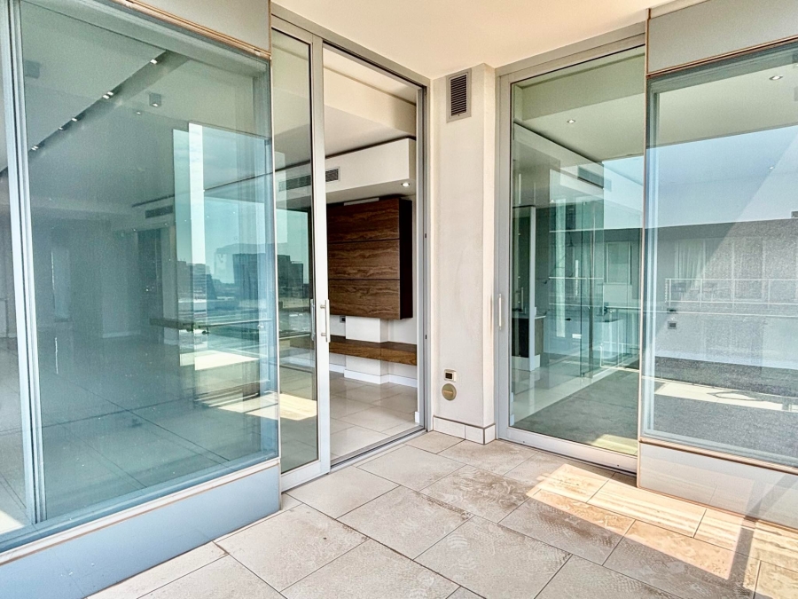 To Let 3 Bedroom Property for Rent in Sandhurst Gauteng