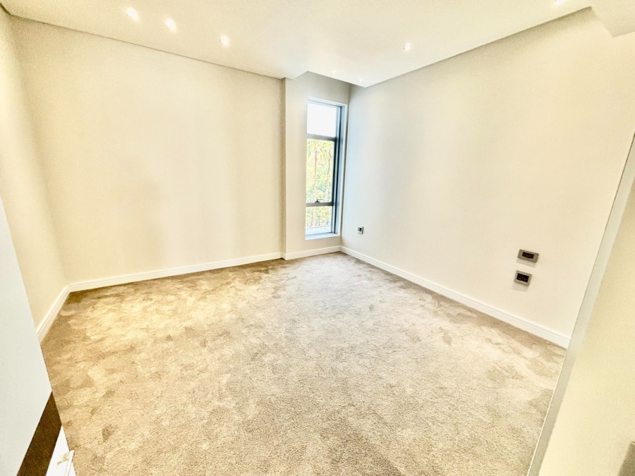 To Let 3 Bedroom Property for Rent in Sandhurst Gauteng