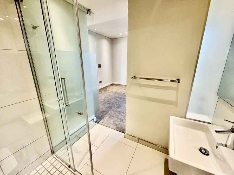 To Let 3 Bedroom Property for Rent in Sandhurst Gauteng