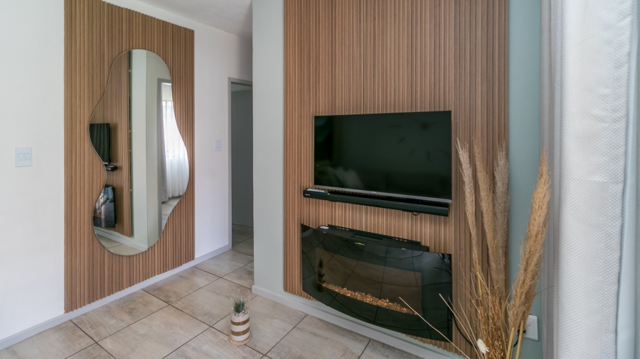 2 Bedroom Property for Sale in Noordwyk Gauteng