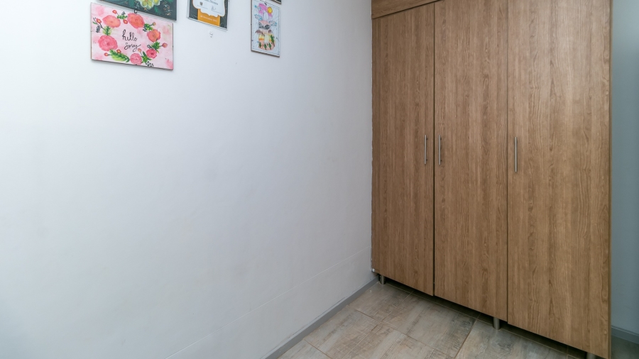 2 Bedroom Property for Sale in Noordwyk Gauteng