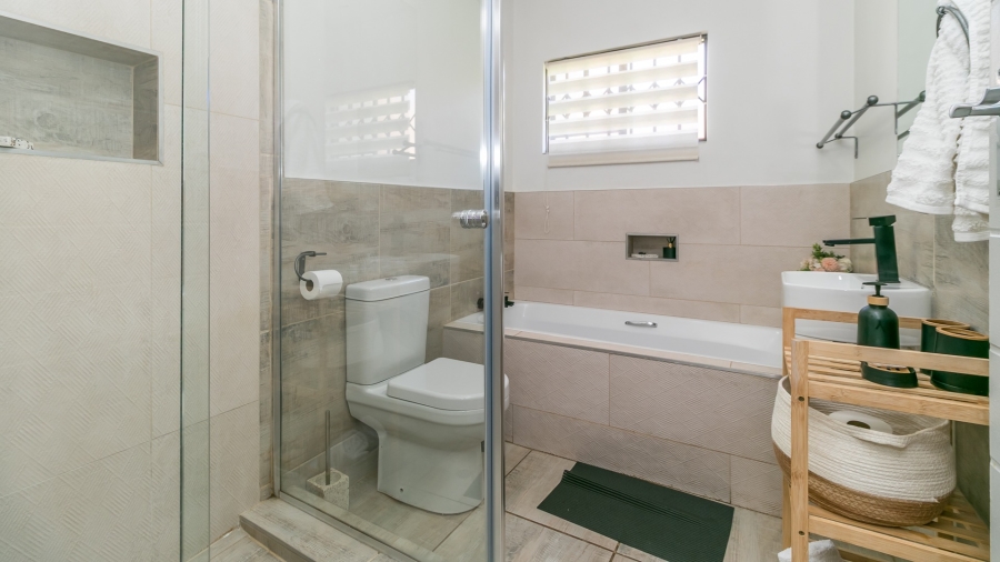 2 Bedroom Property for Sale in Noordwyk Gauteng