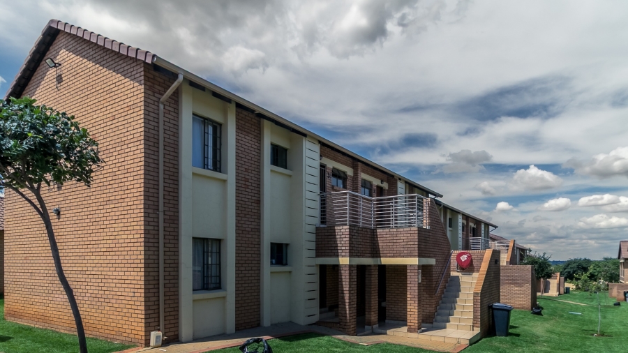 2 Bedroom Property for Sale in Noordwyk Gauteng