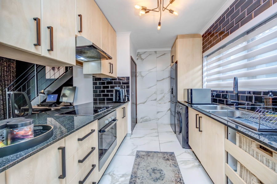 2 Bedroom Property for Sale in Fourways Gauteng