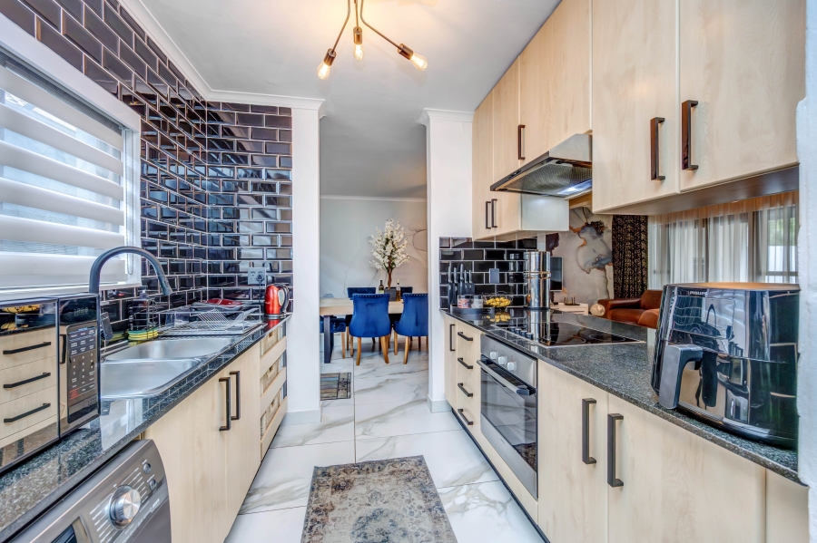 2 Bedroom Property for Sale in Fourways Gauteng