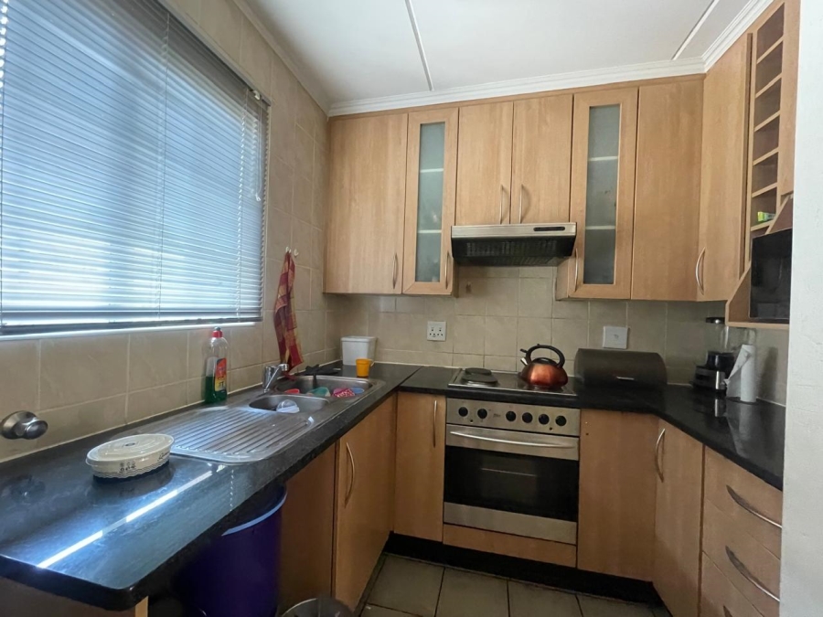 To Let 2 Bedroom Property for Rent in Noordwyk Gauteng