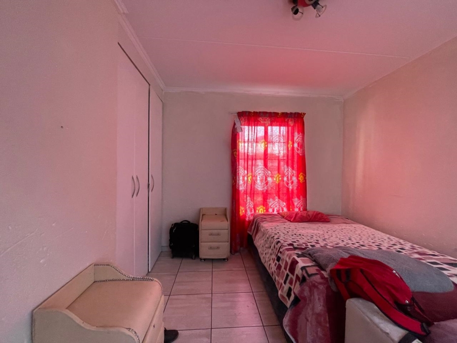 To Let 2 Bedroom Property for Rent in Noordwyk Gauteng