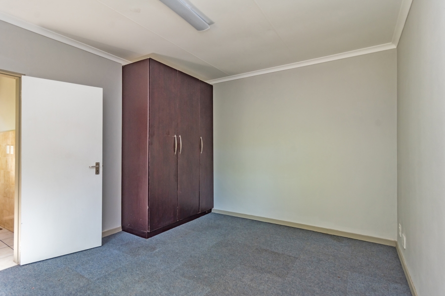 4 Bedroom Property for Sale in Hurlingham Gauteng