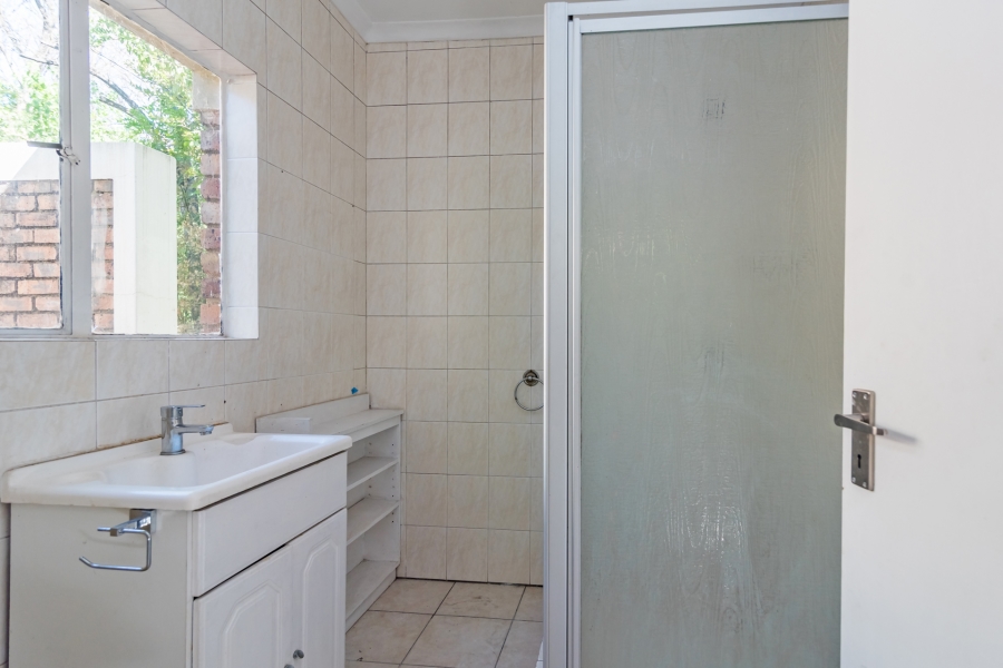 4 Bedroom Property for Sale in Hurlingham Gauteng