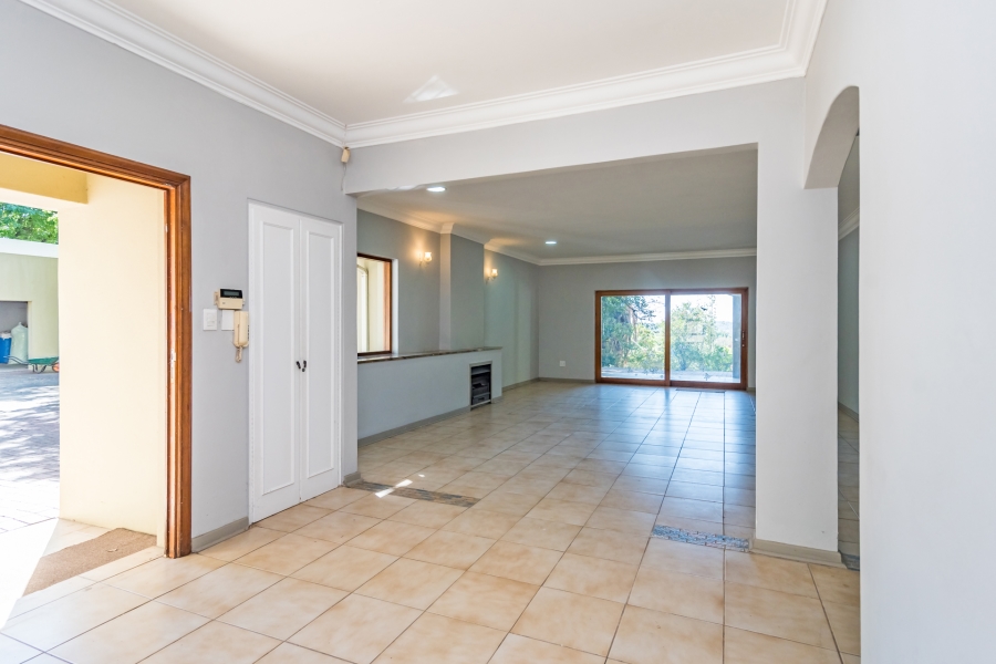 4 Bedroom Property for Sale in Hurlingham Gauteng