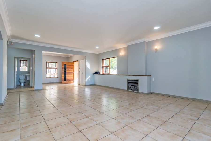 4 Bedroom Property for Sale in Hurlingham Gauteng