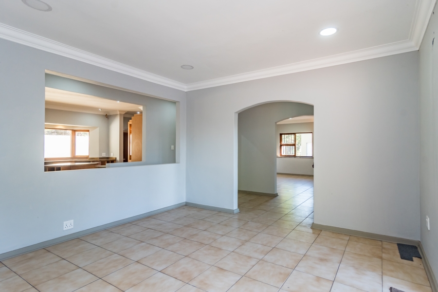 4 Bedroom Property for Sale in Hurlingham Gauteng
