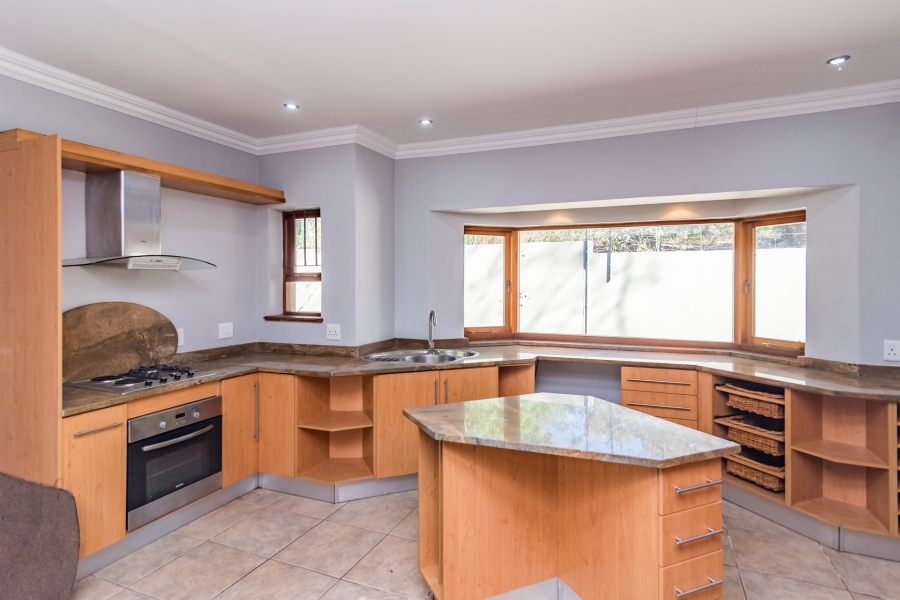 4 Bedroom Property for Sale in Hurlingham Gauteng
