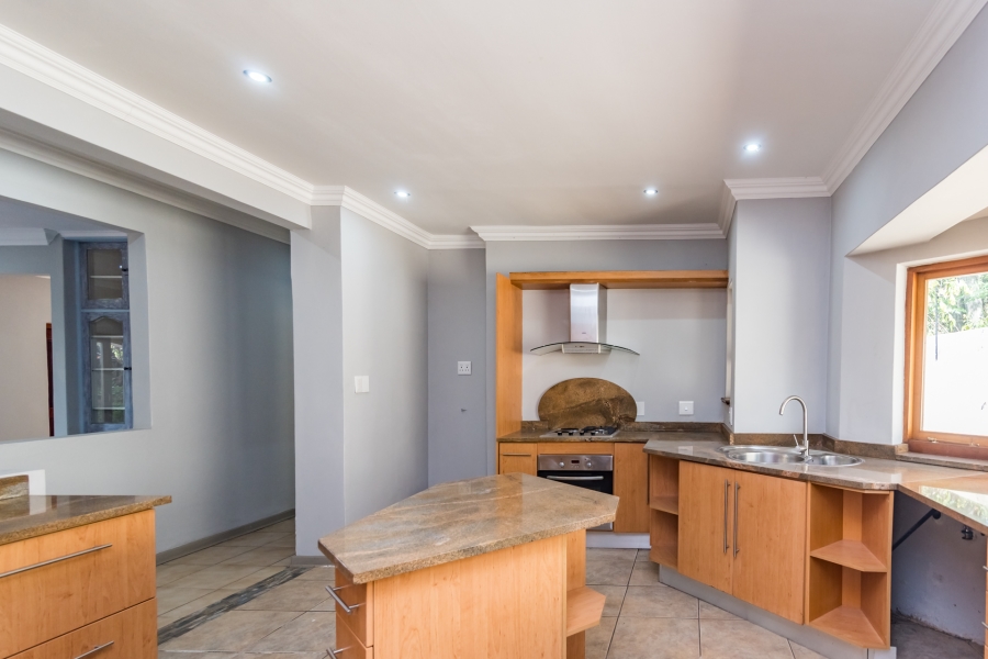 4 Bedroom Property for Sale in Hurlingham Gauteng