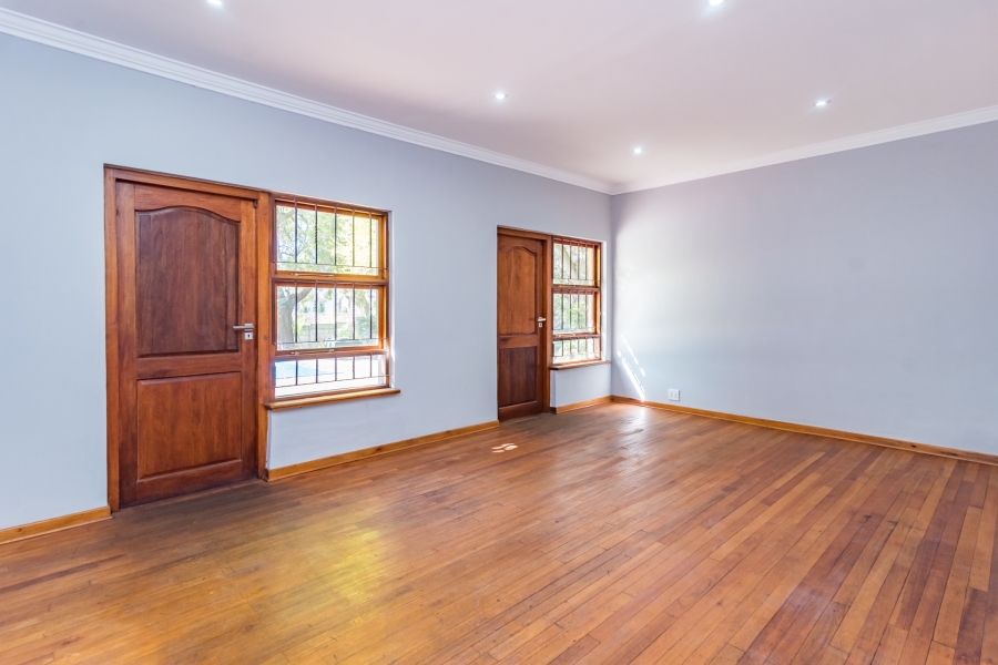 4 Bedroom Property for Sale in Hurlingham Gauteng