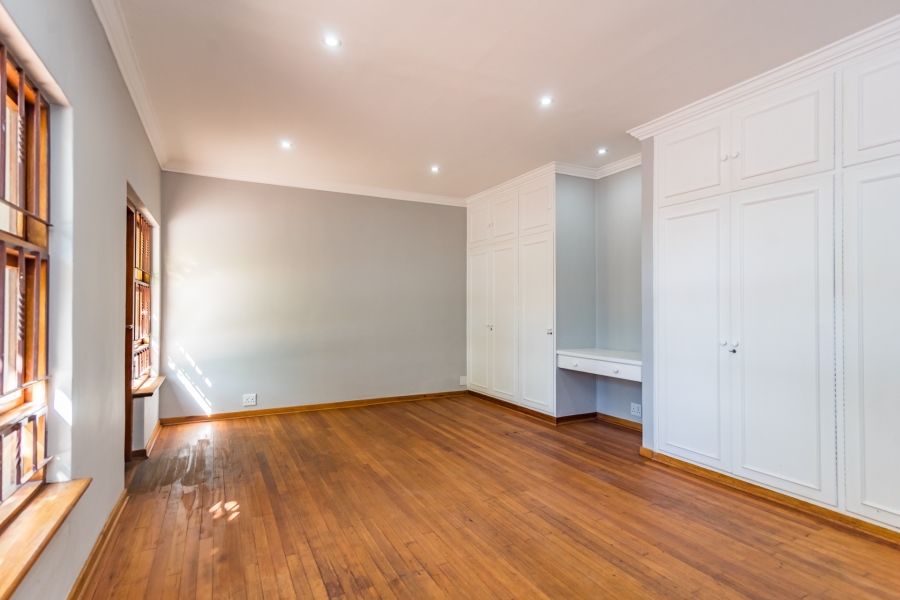 4 Bedroom Property for Sale in Hurlingham Gauteng