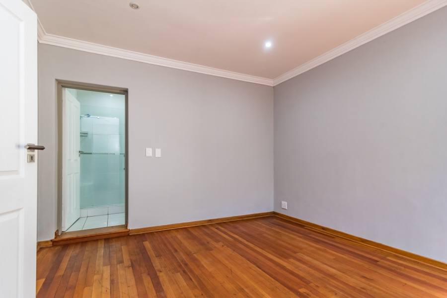 4 Bedroom Property for Sale in Hurlingham Gauteng