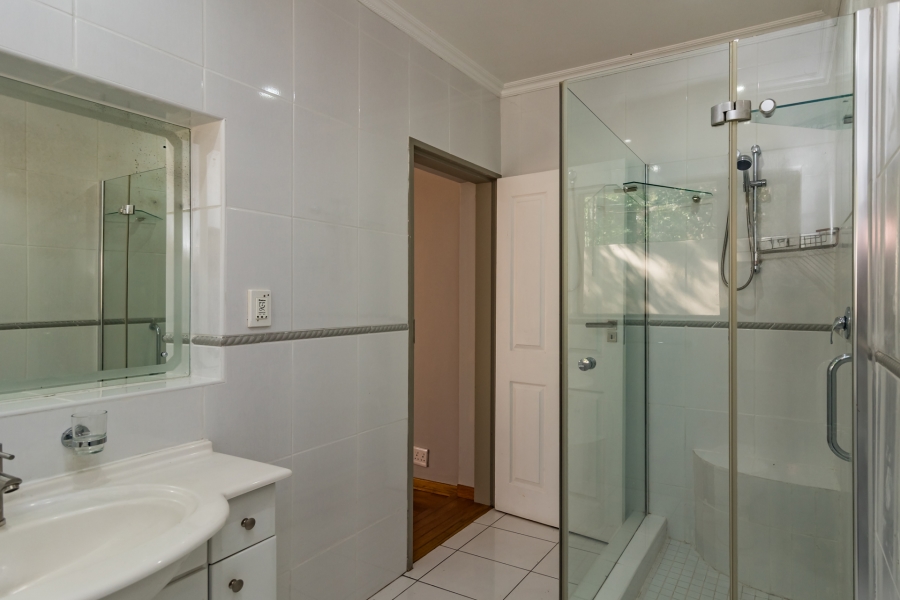 4 Bedroom Property for Sale in Hurlingham Gauteng