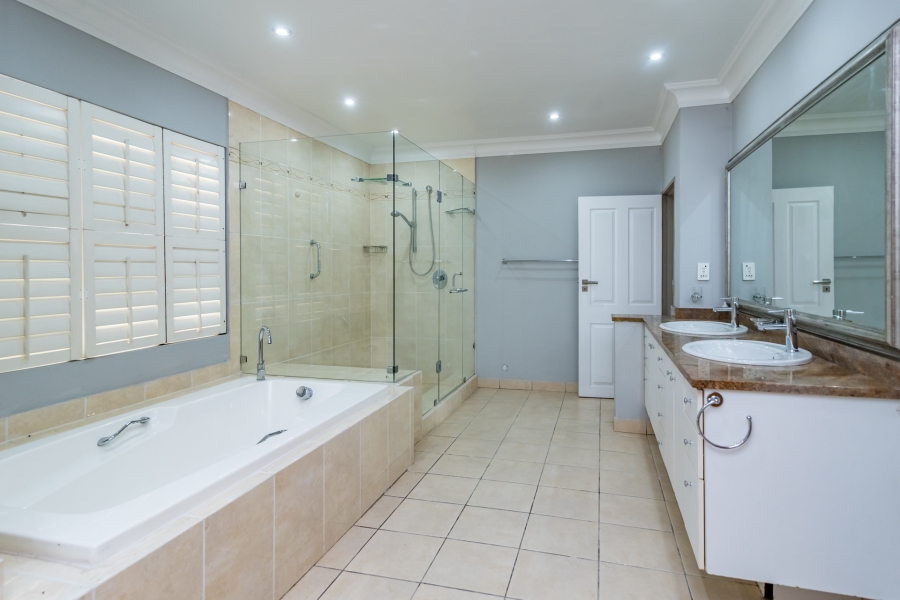 4 Bedroom Property for Sale in Hurlingham Gauteng
