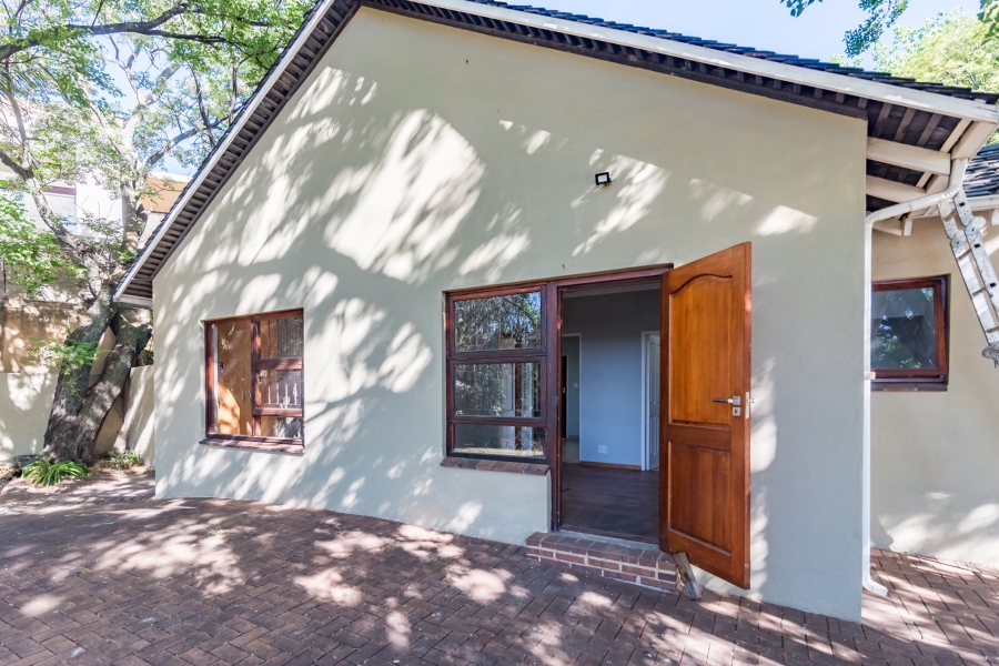4 Bedroom Property for Sale in Hurlingham Gauteng