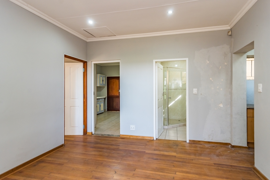 4 Bedroom Property for Sale in Hurlingham Gauteng