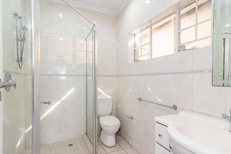 4 Bedroom Property for Sale in Hurlingham Gauteng
