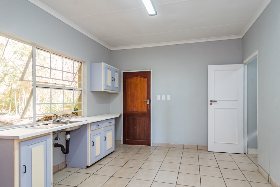 4 Bedroom Property for Sale in Hurlingham Gauteng