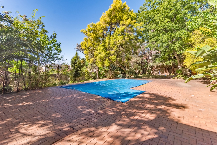 4 Bedroom Property for Sale in Hurlingham Gauteng