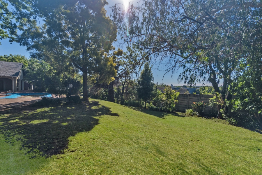 4 Bedroom Property for Sale in Hurlingham Gauteng
