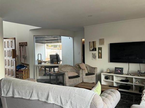 To Let 3 Bedroom Property for Rent in Dowerglen Gauteng