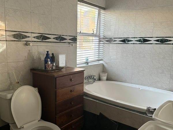 To Let 3 Bedroom Property for Rent in Dowerglen Gauteng