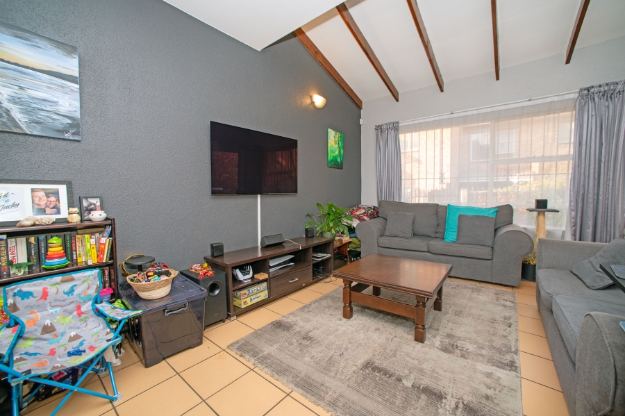 2 Bedroom Property for Sale in Illiondale Gauteng