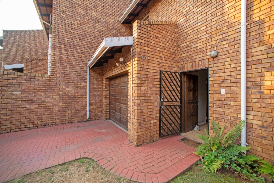 2 Bedroom Property for Sale in Illiondale Gauteng