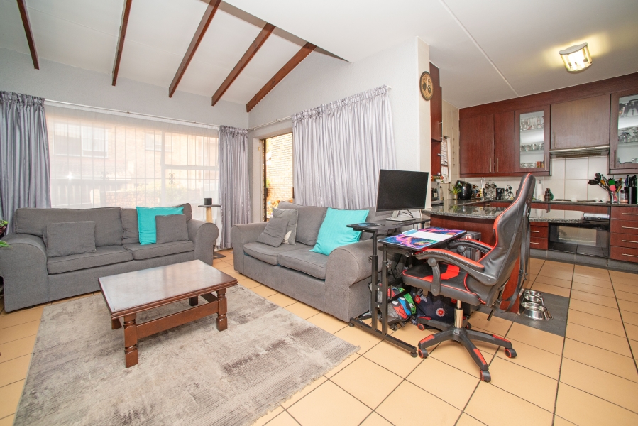 2 Bedroom Property for Sale in Illiondale Gauteng