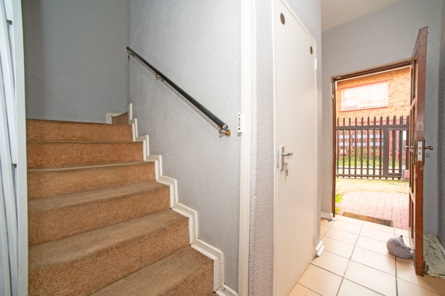 2 Bedroom Property for Sale in Illiondale Gauteng