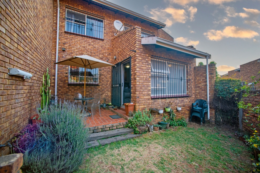 2 Bedroom Property for Sale in Illiondale Gauteng