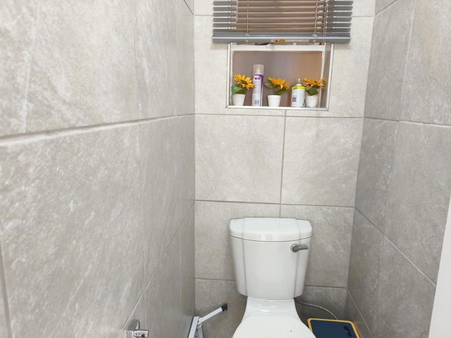 2 Bedroom Property for Sale in Edenvale Central Gauteng