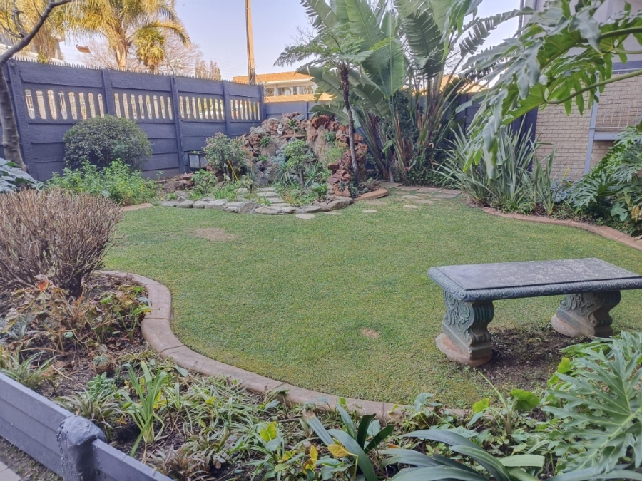 2 Bedroom Property for Sale in Edenvale Central Gauteng