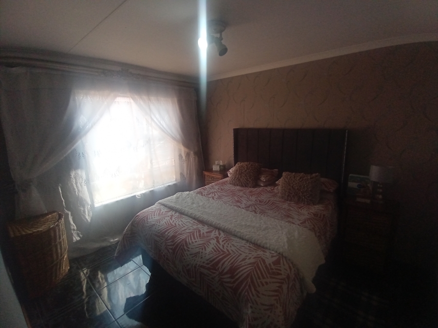 2 Bedroom Property for Sale in Liefde en Vrede Gauteng